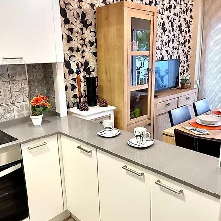 Apartbeach Sayonara 125 Climatizado Y Piscina * Salou